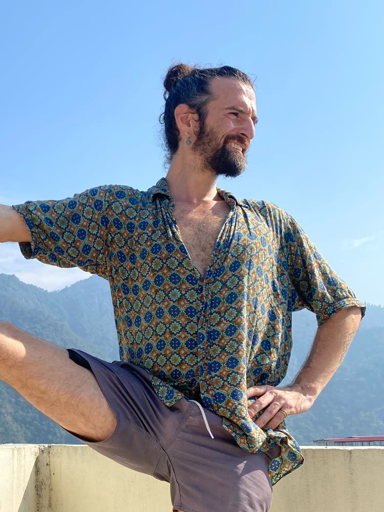 Marco Vidal, profesor de yoga tradicional
